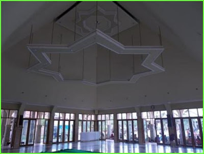masjid palu jendela transparan