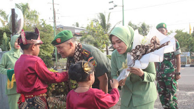 Kodim 0401/Muba Gelar Tradisi Penyambutan Dandim Baru Bersama Ibu Ketua Persit