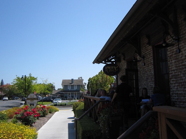 Napa Valley Wine Train Costco. Although Napa Valley and Yountville, in particular, are the epitome of yuppie-ville and mucho dinero, I still love the flavors and decor that says Napa