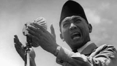 puisi kehidupan dan dedikasi Soekarno untuk Indonesia