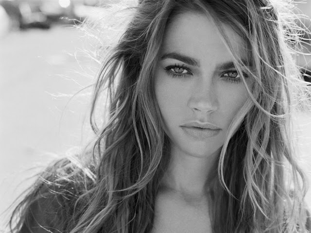 Hot Denise Richards's Wallpaper