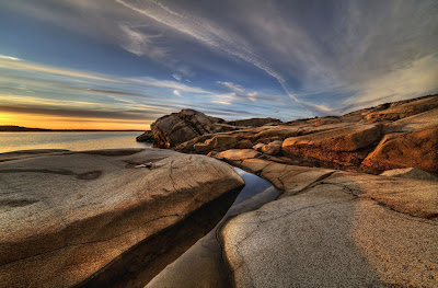 Piscina de piedra junto al mar de arenas blancas - Stone Pool