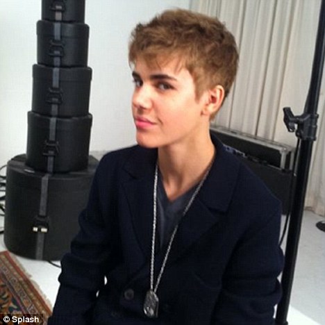 miley cyrus haircut like justin bieber. miley cyrus haircut justin