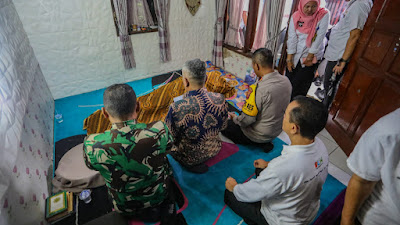 Pj Wali Kota Bandung Sampaikan Duka Mendalam Atas Gugurnya Petugas KPPS Eri Fajar Nugraha