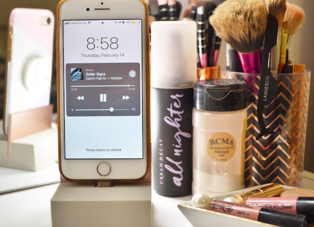 What's on my dressing table? Hurn & Hurn Native Union Charging Dock Feature, Lovelaughslipstick Blog