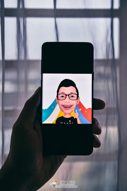 Samsung Galaxy S9/S9+ AR Emoji that allows you to turn yourself into a living emoji