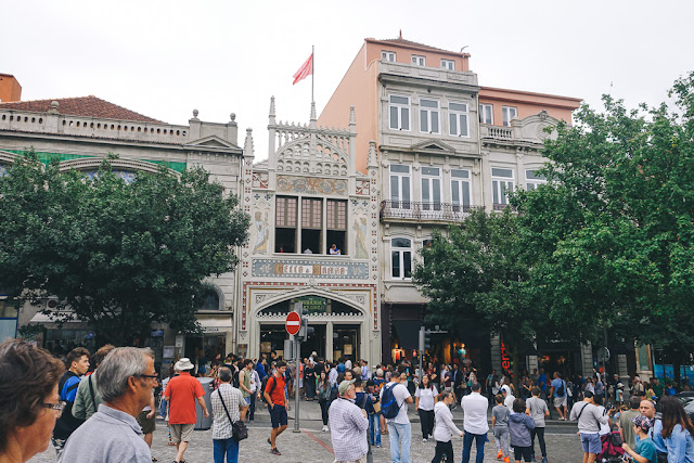 ロイ・イ・イルマオン書店（Livraria Lello e Irmão）