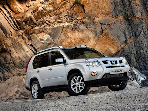 Revised Nissan X-TRAIL 2011 (7)
