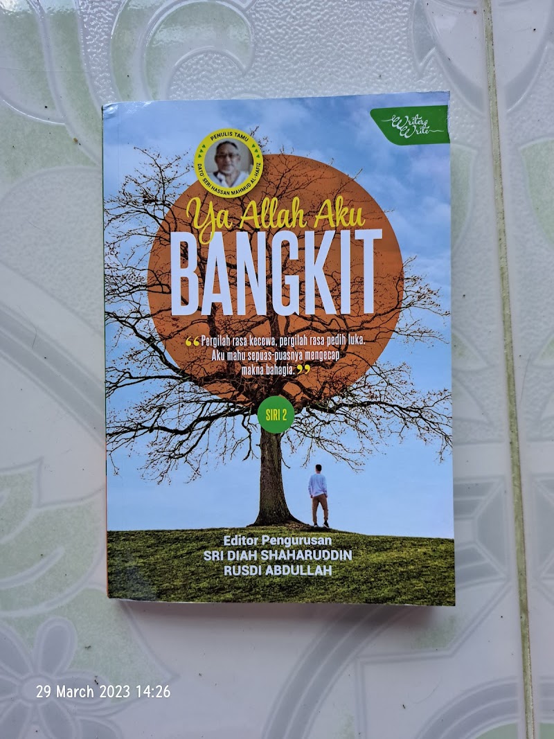 Hadiah Antologi Kisah Hidup Daripada Blogger Kak Paridah Ishak