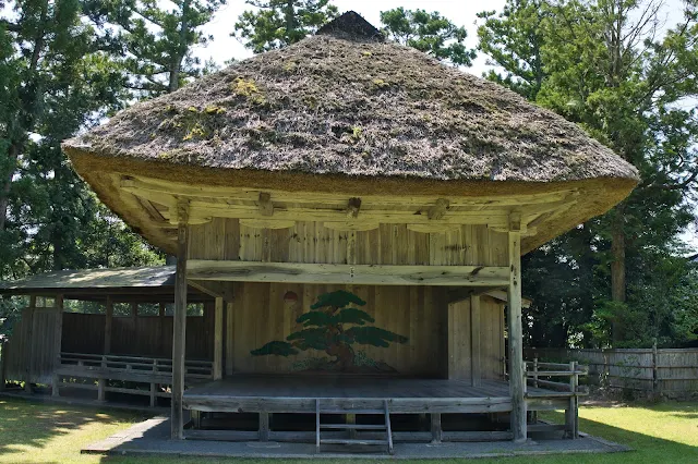 大膳神社　能舞台