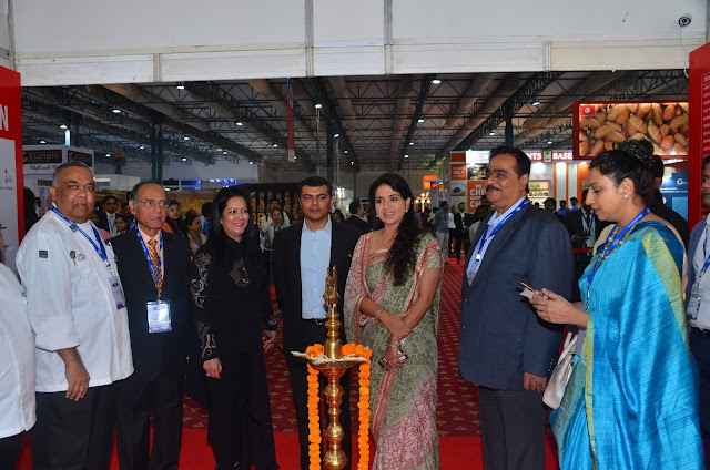 Chef Vernon Coelho, Mr. Mohan Despande, Ms. Sonia Chawla, Neerav Panchamia,Mrs. Shaina NC Dilip C. Datwani & Reema Lokesh at Food Hospitality World India 2017 Inauragtion Day