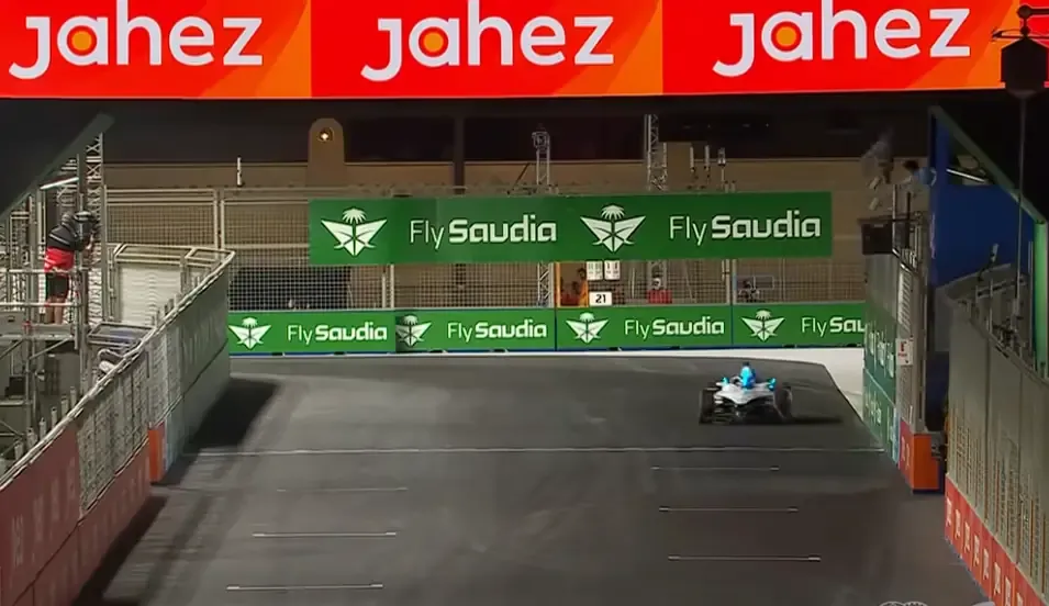 Formula E: Dennis vince ePrix 1 a Diriyah