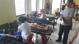 Jelang May Day, Buruh dan Polisi Gelar Donor Darah