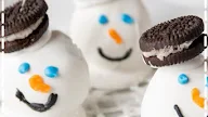 SNOWMAN OREO TRUFFLES