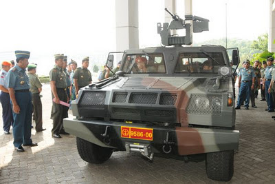 kaskus-forum.blogspot.com - Ini Dia "Humvee" Asli Made In Indonesia