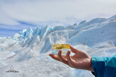 drink wisky at glacier perito moreno