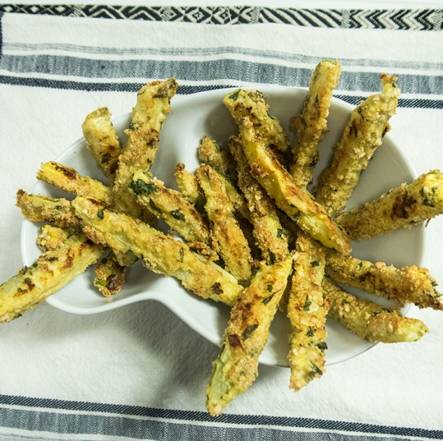 Baked Parmesan Zucchini Fries #vegan #vegetarian 