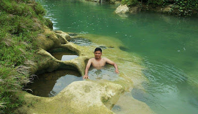 Serunya Bermain air di sungai Citoe Tasikmalaya