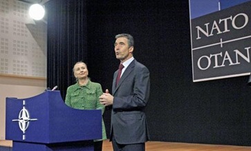 reuters_brussels_nato_clinton_rasmussen_480_08dec2011