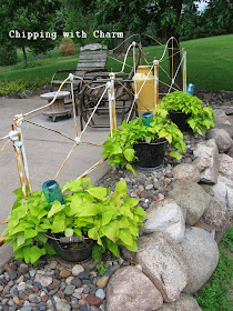 Chipping with Charm: Ball Jar Solar Lights...http://chippingwithcharm.blogspot.com/