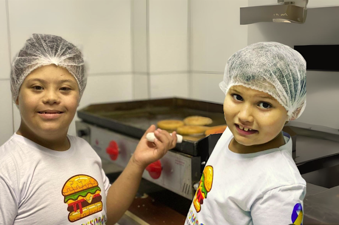 Crianças com Síndrome de Down e Autismo inspiraram a criação de hamburgueria em Cachoeirinha