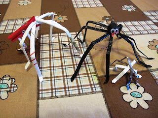 Lavoretto per Halloween: Famiglia di ragni