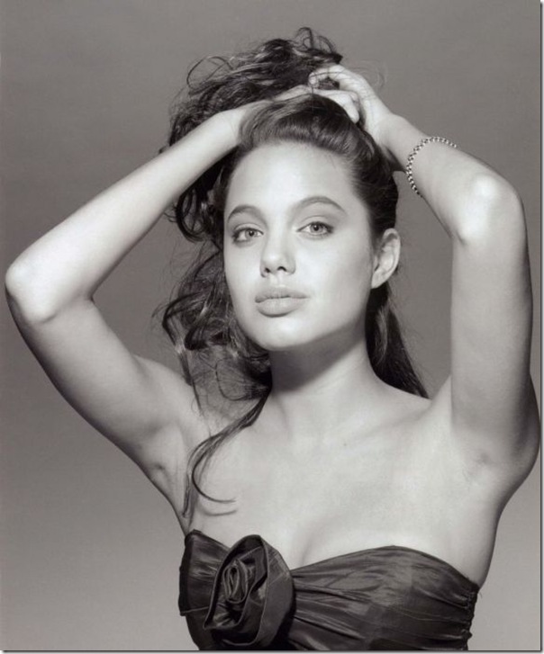 A jovem Angelina Jolie (29)