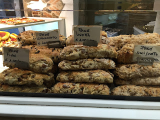 The prize at at the end of the hike at Il Fornaio in the Città Alta, pane noci e uvetta and pane cioccolato.