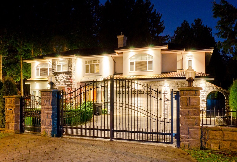 How to Choose the Right Steel Gate Manufacturer