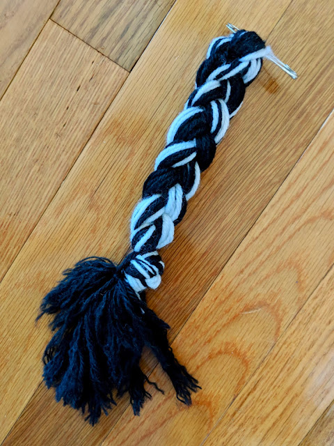 animal tail, DIY animal tail, yarn animal tail, yarn animal tail tutorial, animal tail tutorial, DIY tail, how to make a tail, how to make an animal tail, yarn tail, costume tail, DIY costume tail, DIY zoo animal tail, easy animal tail, Halloween animal tail, zebra costume, DIY zebra costume, zebra tail, DIY zebra tail, easy zebra tail, yarn zebra tail