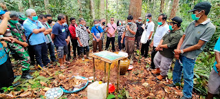 Kegiatan Deklarasi perlindungan dan pengelolaan hutan Adat di desa Setawar, kecamatan Sekadau hulu, Kabupaten Sekadau, Kalbar