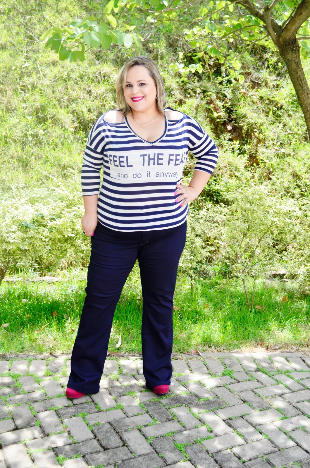 calça flare, calça flare plus size, calça jeans, Hoje vou de, look, looks, Moda, moda plus, Mundo Plus, Plus Size, roupas plus size, tendências, tendências., world plus, 