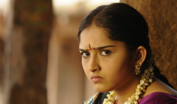 Sanusha Actress Hot photos