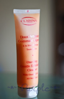  Clarins's One step gentle exfoliating cleanser 