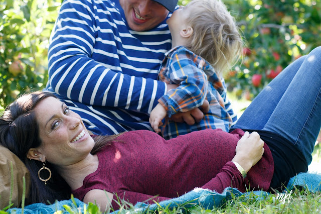 MJD Photography, Martha Duffy, Maternity Family Session, Allyson's Orchard, Walpole, NH, New Hampshire