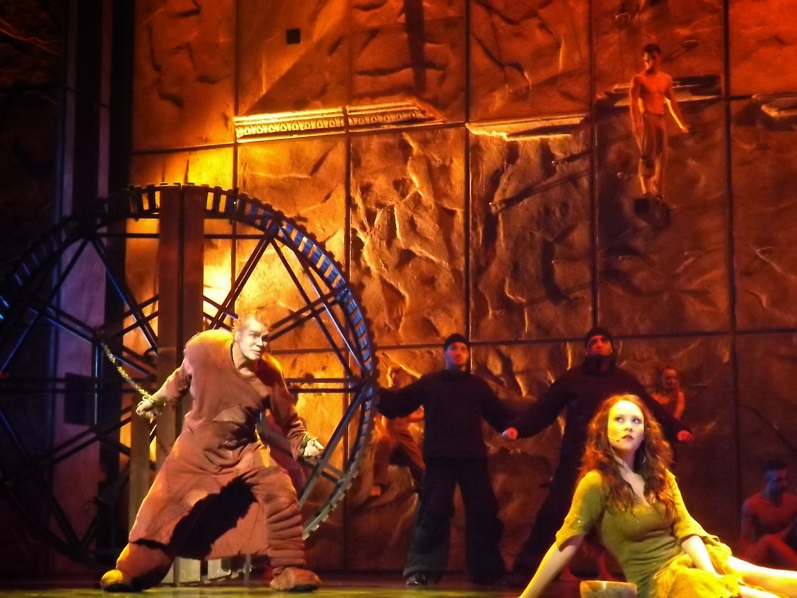 THE MAD SCENEopera, musicals, classical music in Singapore: 'Notre Dame