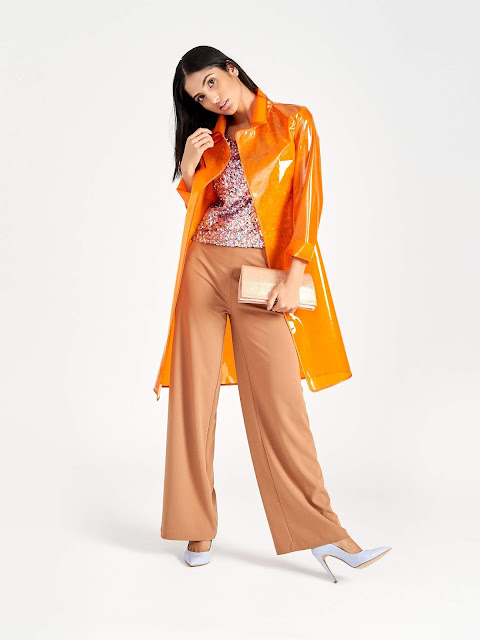 tendenza trench in pvc tendenza trench in vinile trench fluorescente tendenza primavera 2019 mariafelicia magno fashion blogger colorblock by felym fashion blogger italiane flou rain coat spring trend 