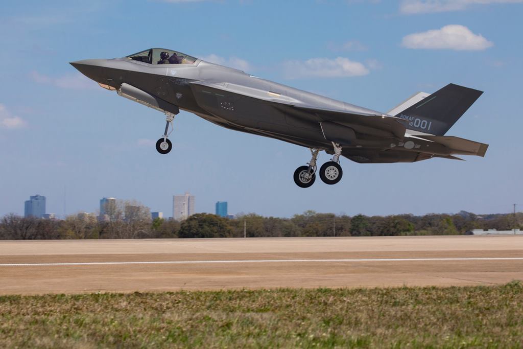 The First Korean F 35 Makes Its Public Debut Blog Before Flight Aerospace And Defense News