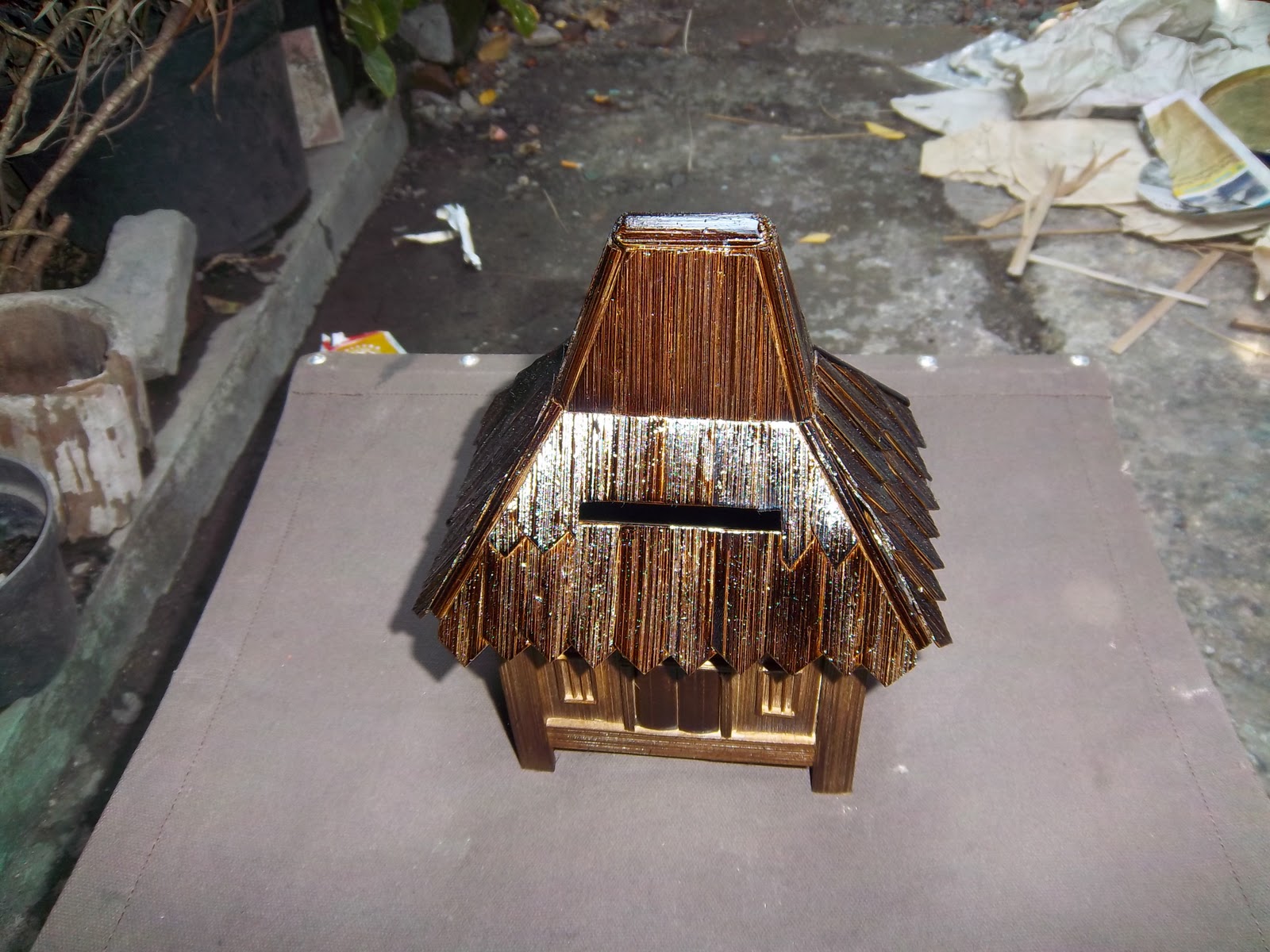 yogyakarta craft celengan  bambu bentuk  rumah  adat jawa 
