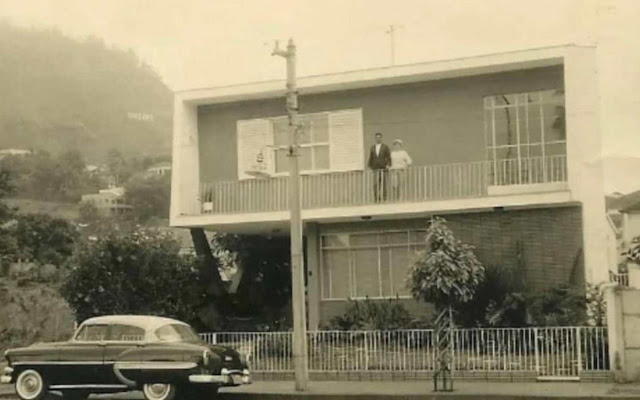 File:Jogos tradicionais - avião, Escola da Ladeira, Santo António