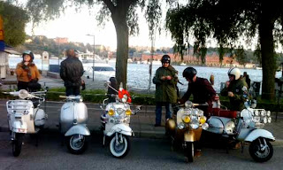 6 Vespa and another Lambretta