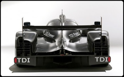 2011-Audi-R18-Back-View