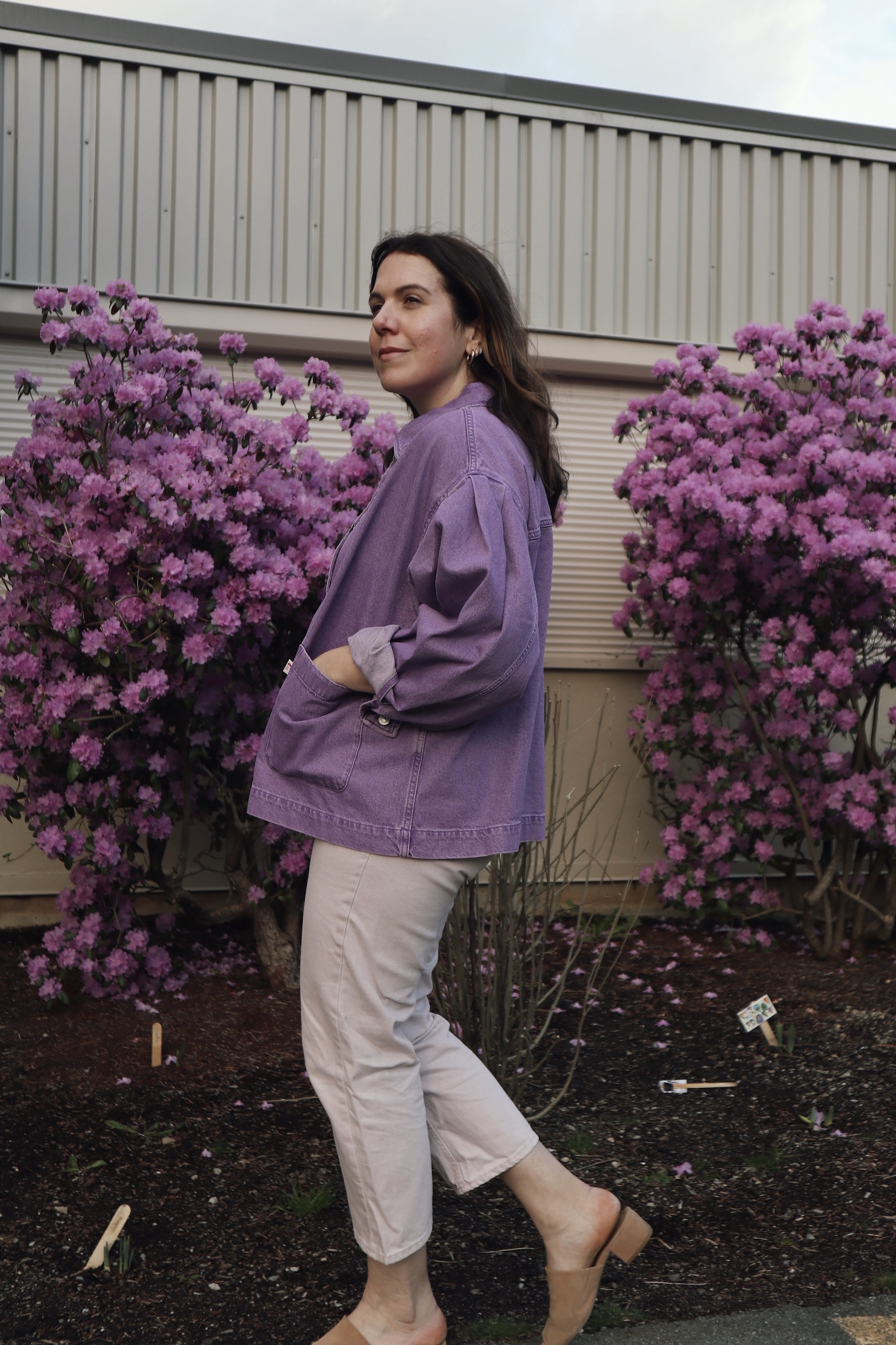 Levi's Fresh purple denim jacket spring outfit
