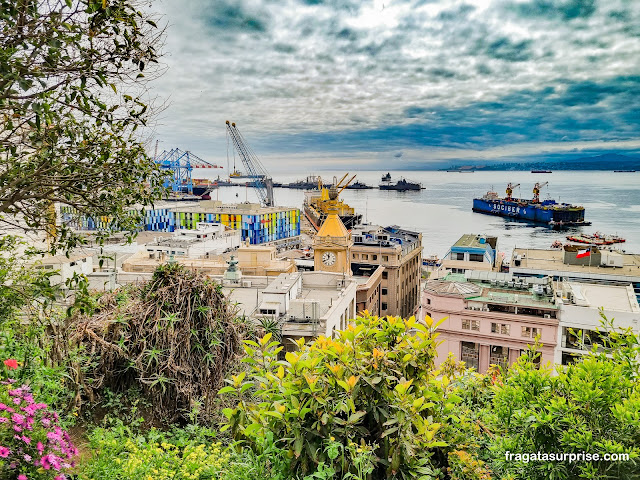 O Porto de Valparaíso visto do Paseo Gervasoni