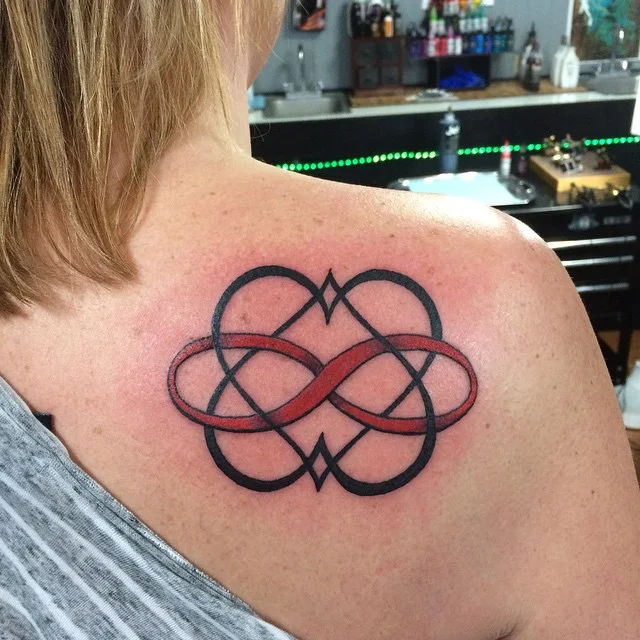 infinito nombre tatuaje