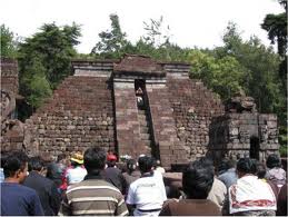 Test Keperawanan Ala Candi Sukuh [ www.BlogApaAja.com ]