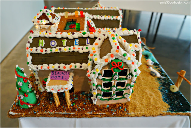 Casita de Jengibre "Gingerbread Hotel by the Sea"