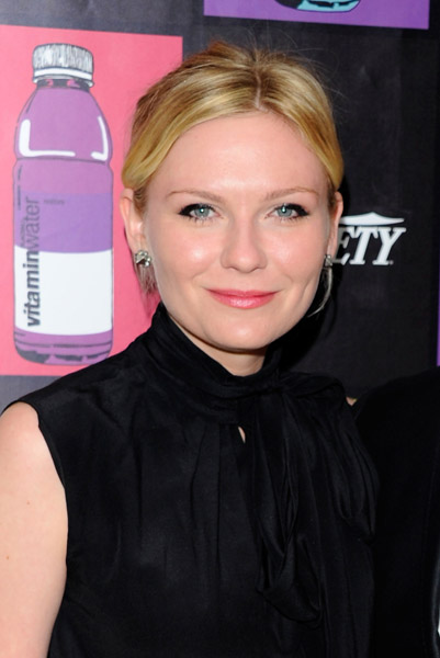 marie antoinette kirsten dunst hair. Kirsten Dunst as Marie