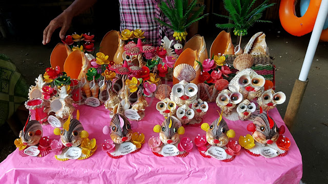 shellcraft souvenirs on sale at the Matalom Port