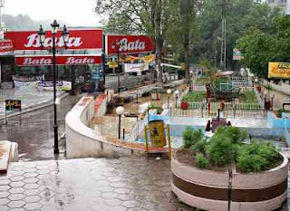 mall road in murree pakistan